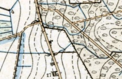 Kortforsyningen.dk, Høje Målebordsblade 1842-1899. Her ses Kamillahøj midt i skoven Ørslev Kohave. Skoven skiftede i 1917 navn til Troldbjerg Skov.