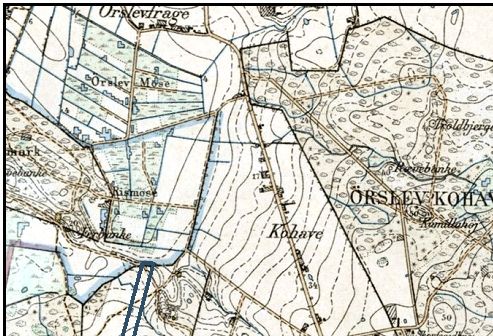 Ørslev Kohave var oprindeligt et fælles græsningsoverdrev for Ørslev, men i 1810 blev Kohaven udskiftet. Gårdene fik tildelt enten en eller to lodder. De to lodder som Skebækgården fik tildelt er markeret på dette ældre kort.