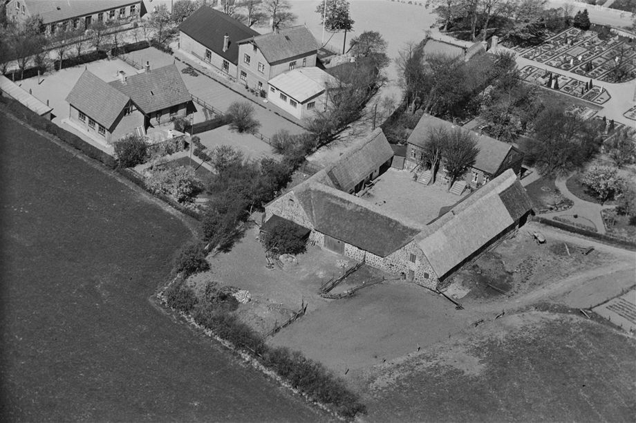 Lindholm som den så ud i 1936-38. Det Kongelige Bibliotek, Sylvest Jensen Luftfoto.